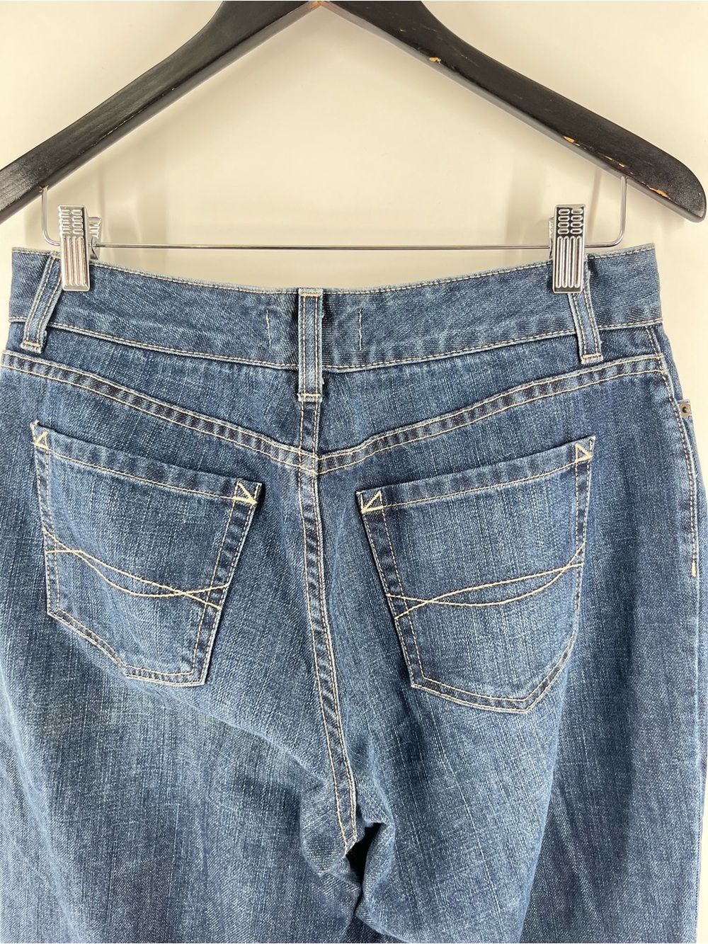 L.L.Bean Favorite Fit Curvy Wide Leg Jeans Woman 10 Long 34” Inseam Medium Wash - Picture 5 of 8